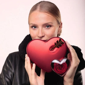 Caixa Cupido com Rosa Eterna & Colar Gravado com Nomes